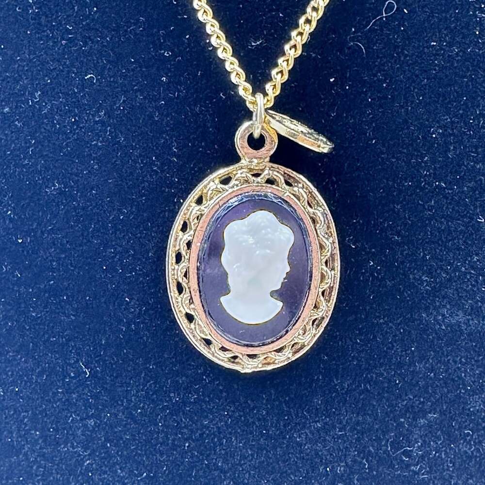 Vintage Cameo Pendant Necklace Gold Tone Filigree Victorian Revival